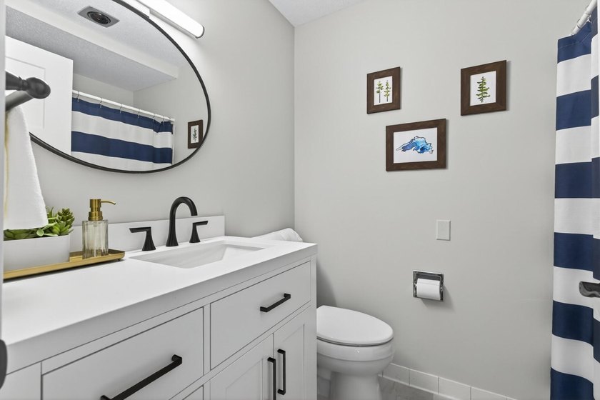 Resort style living in Edina West! This 2 bedroom &amp; 2 bathroom - photo 21