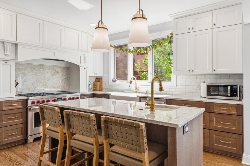 Set along one of Shorewood's most sought-after boulevards, this - photo 23