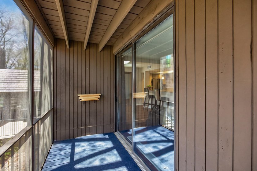 Resort style living in Edina West! This 2 bedroom &amp; 2 bathroom - photo 25