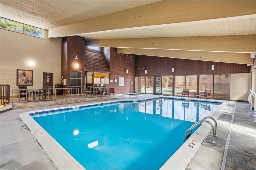 Resort style living in Edina West! This 2 bedroom &amp; 2 bathroom - photo 27