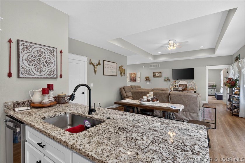 Enjoy waterfront living in this stunning 4-bedroom, 2.5-bath - photo 28