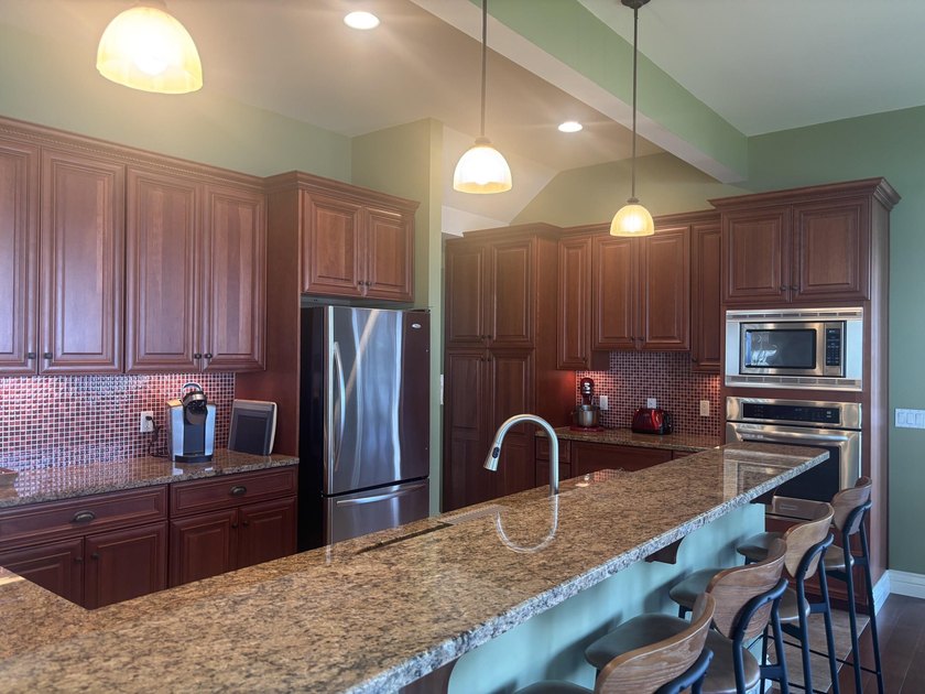 Welcome to this beautiful contemporary colonial, nestled on 10.5 - photo 28