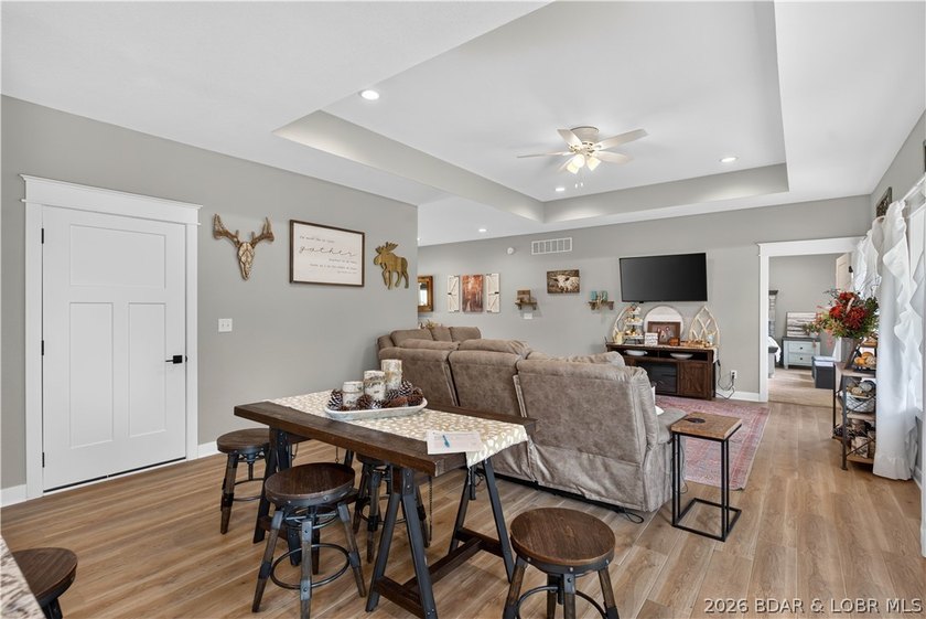 Enjoy waterfront living in this stunning 4-bedroom, 2.5-bath - photo 31