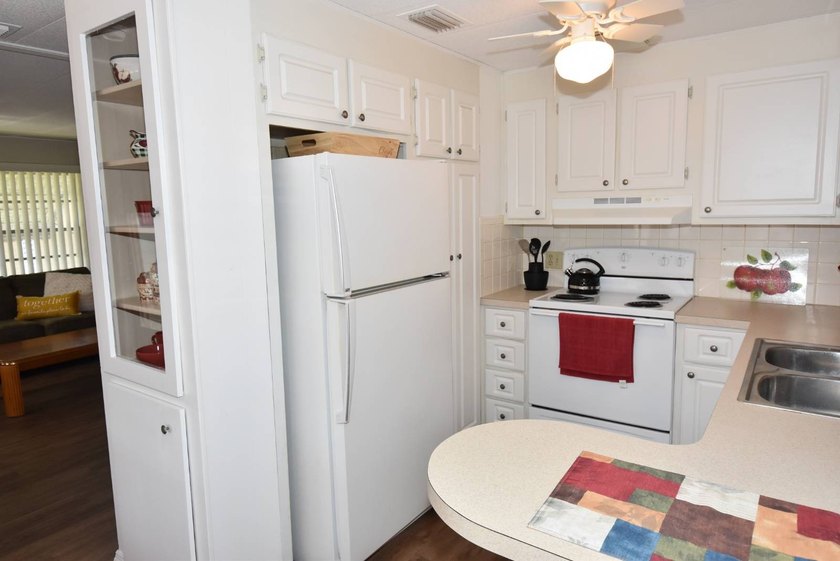 Close to pool, clubhouse, activities, restaurants and shopping!! - photo 8