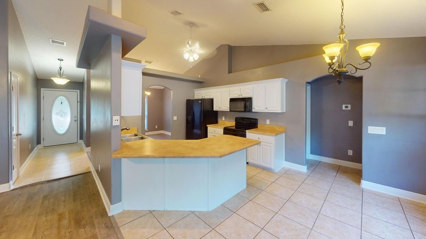 Come see your next home or investment property in Navarre that - photo 3