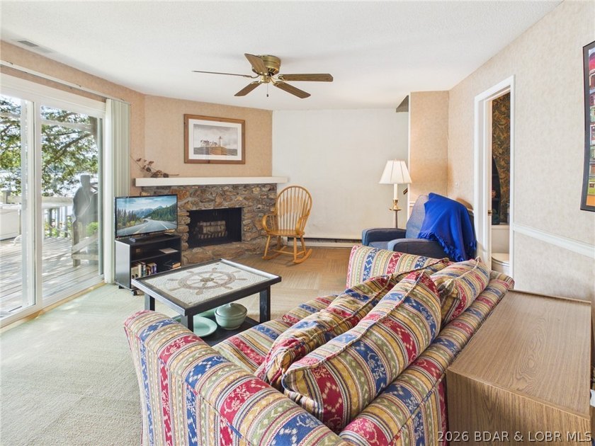 Welcome to your perfect turnkey lake front getaway, this well - photo 13