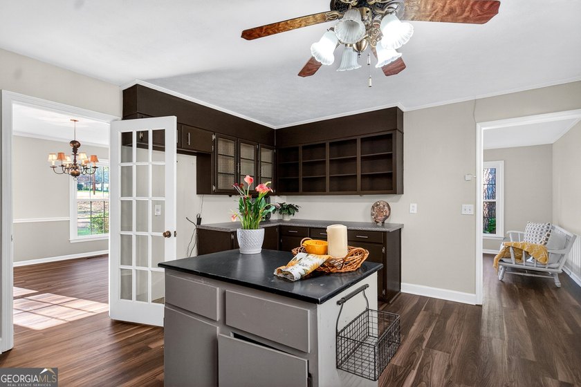 Spacious living with incredible entertaining features in a - photo 19