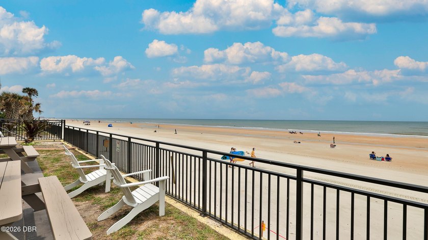 Life really is better in the Shores! Welcome to an incredible - photo 26