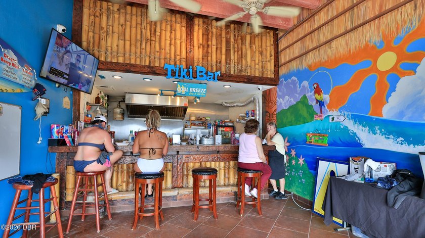 Life really is better in the Shores! Welcome to an incredible - photo 27