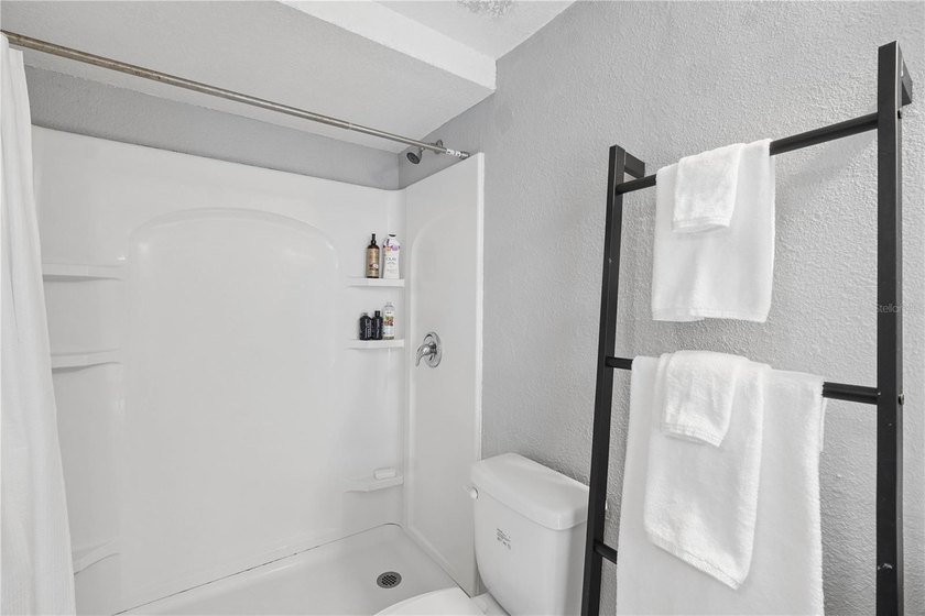 Welcome to 4712 Deerwalk Avenue, a warm and inviting - photo 27