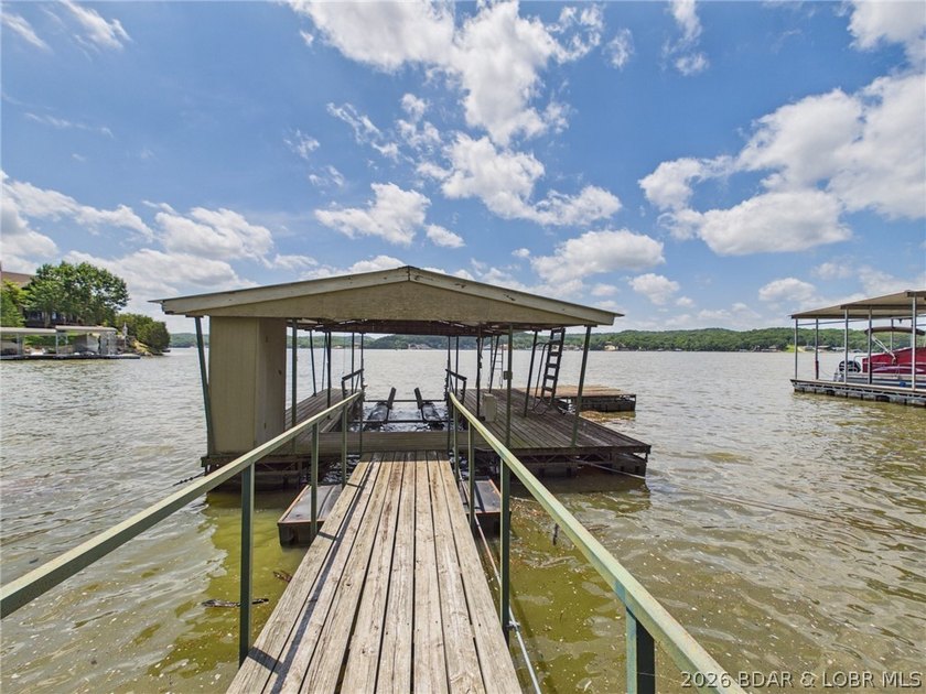 Welcome to your perfect turnkey lake front getaway, this well - photo 32