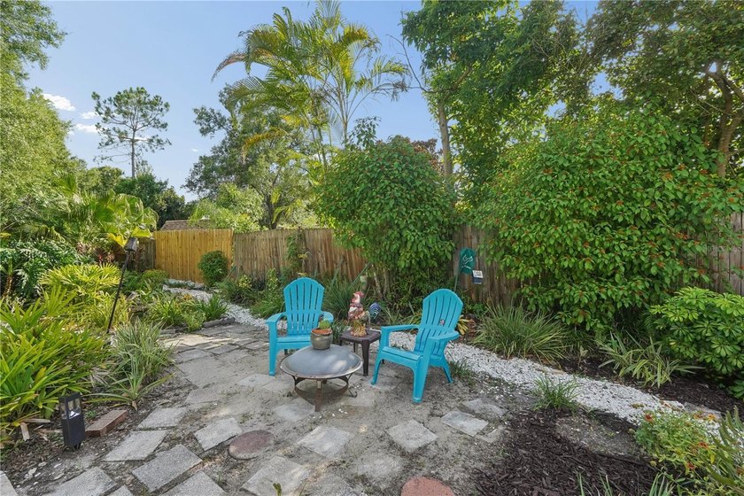 Welcome to 4712 Deerwalk Avenue, a warm and inviting - photo 42
