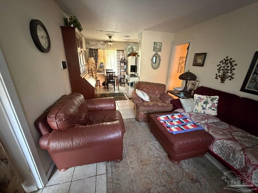 Investor Opportunity in Pensacola! 3BR/2BA concrete block home - photo 5