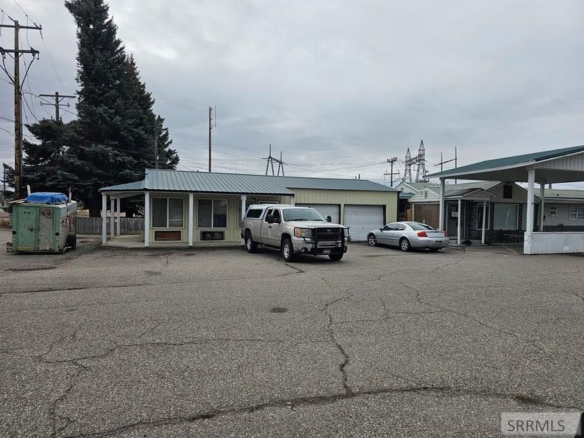 Rare investment opportunity with a 7+ cap rate and day to day - photo 3