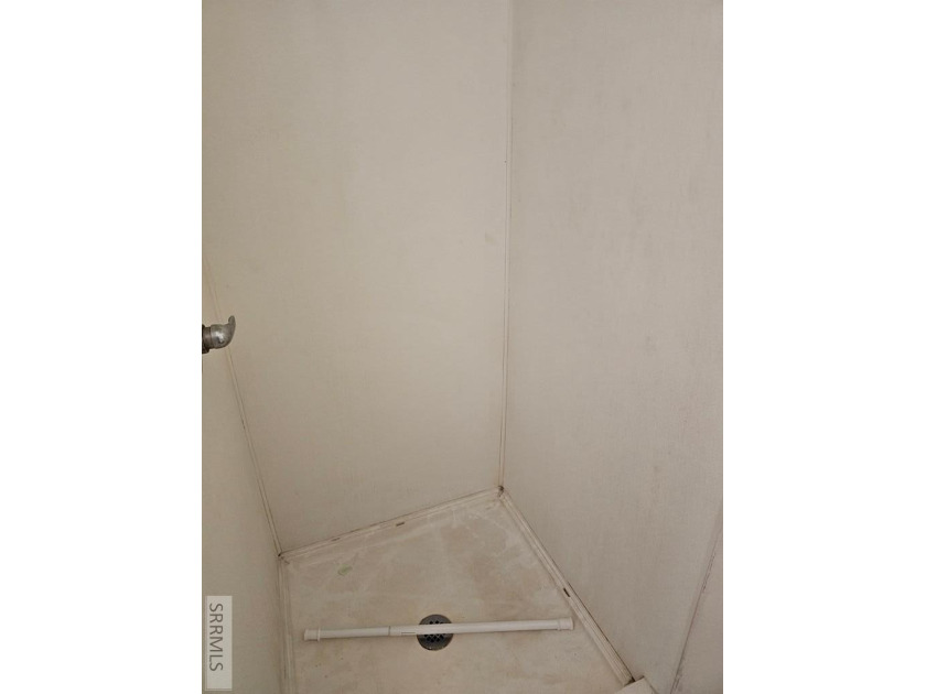 Rare investment opportunity with a 7+ cap rate and day to day - photo 10