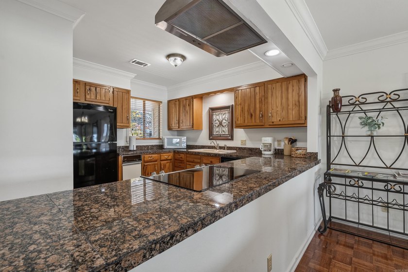 Welcome to effortless lake living at 200 Hamilton Oaks Drive - photo 32