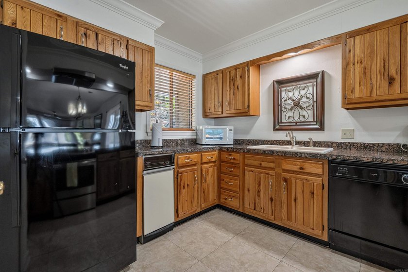 Welcome to effortless lake living at 200 Hamilton Oaks Drive - photo 34