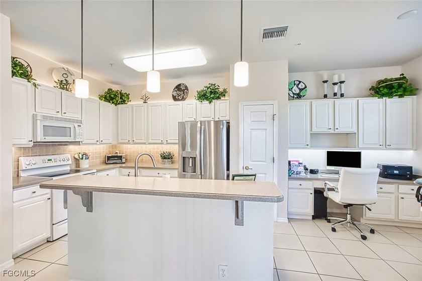 Welcome Home to REFLECTION LAKES - 3 BED | 2 BATH | COACH HOME | - photo 12