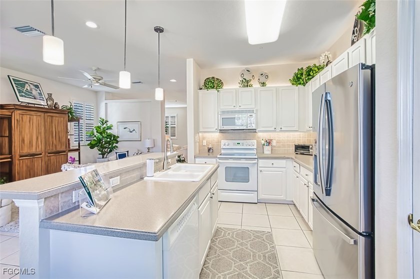 Welcome Home to REFLECTION LAKES - 3 BED | 2 BATH | COACH HOME | - photo 16