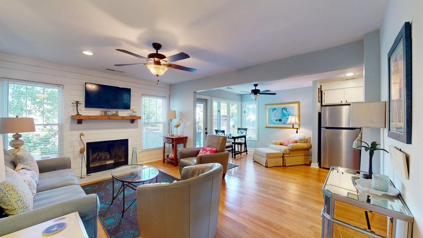 Enjoy waterfront living in this charming lakefront property - photo 32
