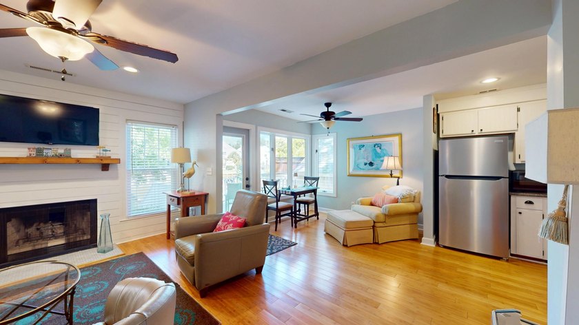Enjoy waterfront living in this charming lakefront property - photo 33