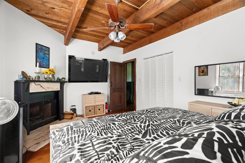 Opportunities like this don't come around often in Palm Harbor. - photo 33