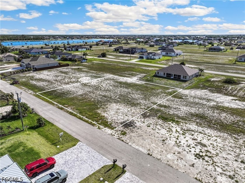 Located in the highly desirable NW Cape Coral area, this tripple - photo 15