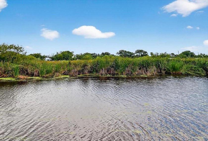 Charming 3-Bed, 2-Bath Home on Serene Pond in Rockport, Texas - photo 15