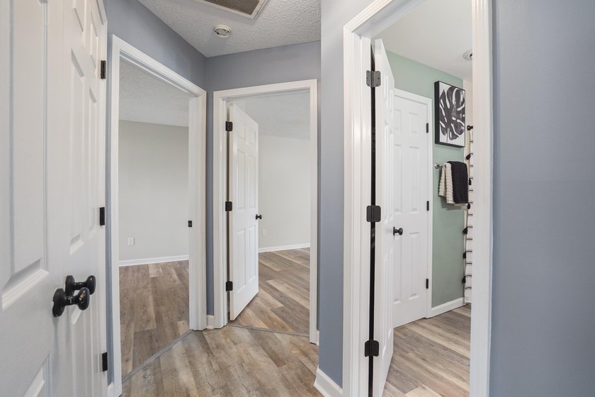 Beautifully updated 3-bedroom, 2-bath home with a spacious bonus - photo 19