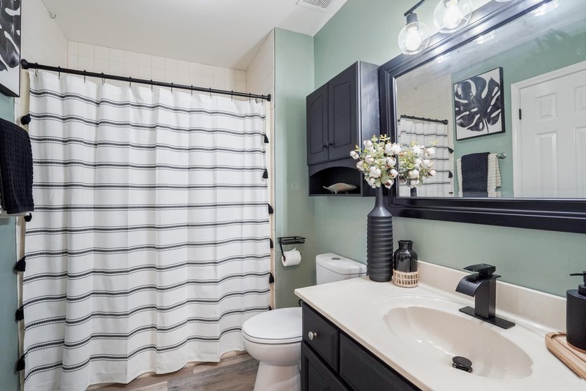 Beautifully updated 3-bedroom, 2-bath home with a spacious bonus - photo 20