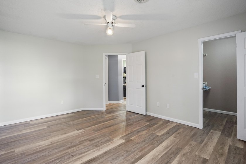 Beautifully updated 3-bedroom, 2-bath home with a spacious bonus - photo 25