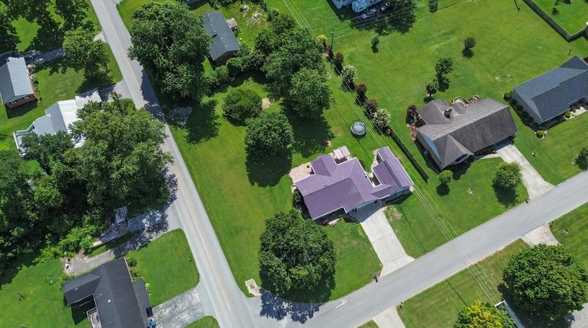 Beautifully updated 3-bedroom, 2-bath home with a spacious bonus - photo 31