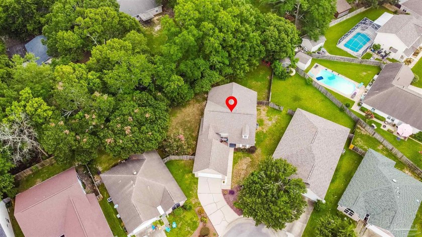 Come see this gorgeous, well-maintained home in North Pensacola! - photo 2