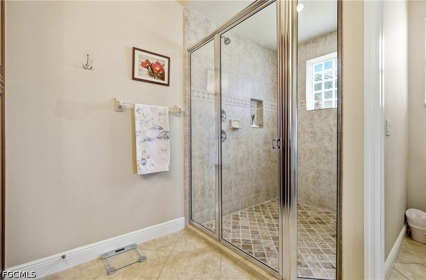 Just Reduced! Don't miss this outstanding 4 Bed / 2 Bath Gulf - photo 15