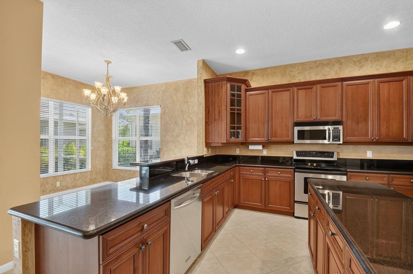 Welcome to one of Palm Beach County's most desirable gated - photo 19