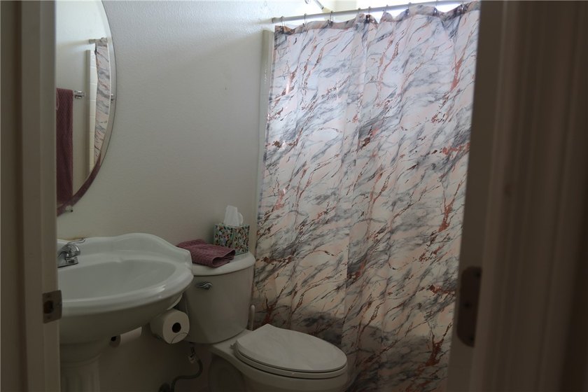 Outstanding stick-built home on 1.18 corner lot in beautiful - photo 27
