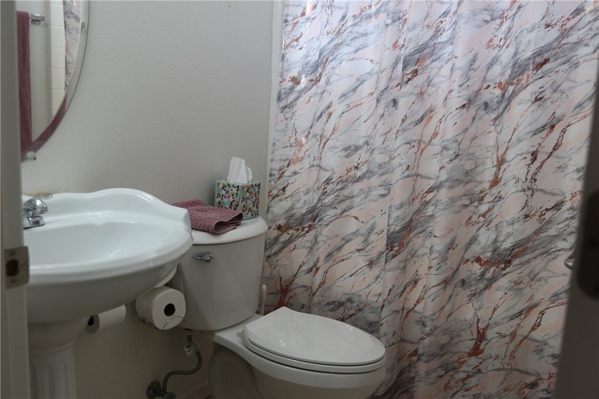 Outstanding stick-built home on 1.18 corner lot in beautiful - photo 31