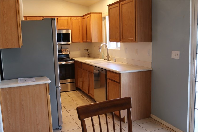 Outstanding stick-built home on 1.18 corner lot in beautiful - photo 35