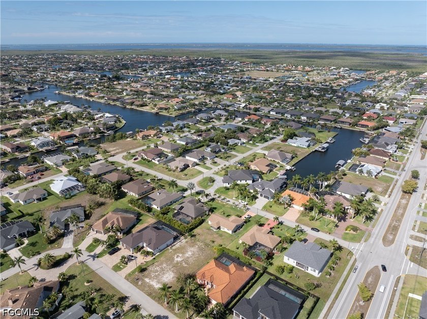 Just Reduced! Don't miss this outstanding 4 Bed / 2 Bath Gulf - photo 37