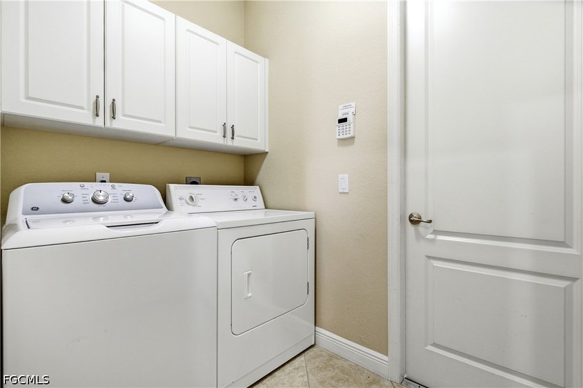 Just Reduced! Don't miss this outstanding 4 Bed / 2 Bath Gulf - photo 41