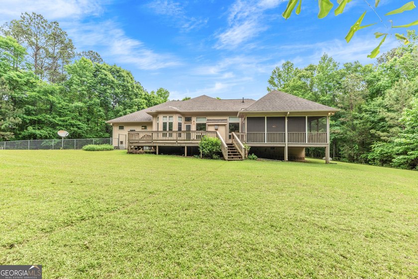 Set on 25 beautiful acres in the heart of Madison, GA, this - photo 37