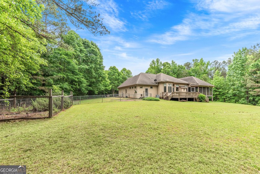 Set on 25 beautiful acres in the heart of Madison, GA, this - photo 38