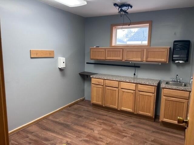 Well maintained medical office, previous dental office. 1383 - photo 23