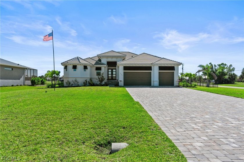 Wow, what a beautiful house! As you arrive, the home's curb - photo 33
