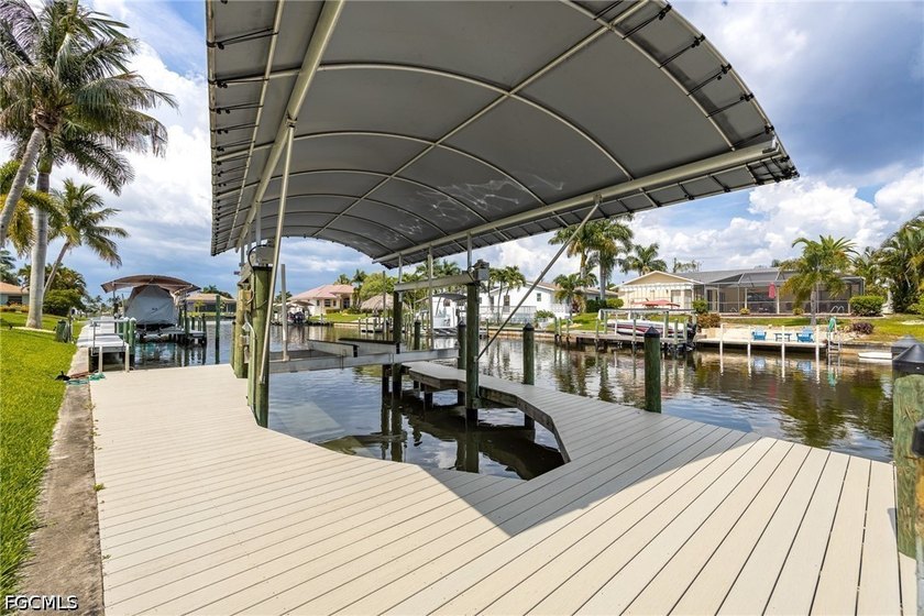 DIRECT SAILBOAT GULF ACCESS. NO BRIDGES. BUILT IN 2020. COVERED - photo 45