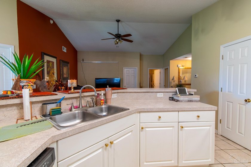 Popular Location Near NAS Pensacola &amp; Perdido Beaches! Don't - photo 9