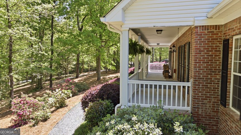 Private 13-Acre Equestrian Estate - Luxury Hobby Farm Retreat - photo 11