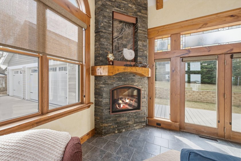 Discover luxury living at this stunning lakefront property - photo 14