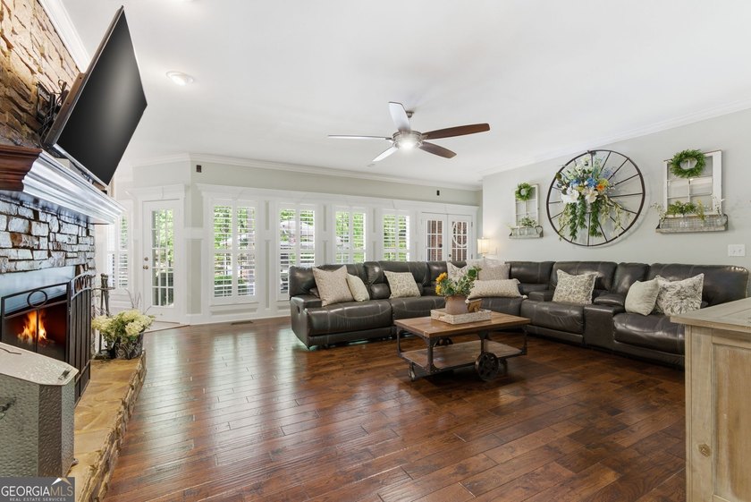 Private 13-Acre Equestrian Estate - Luxury Hobby Farm Retreat - photo 18