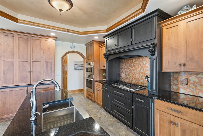 Discover luxury living at this stunning lakefront property - photo 18